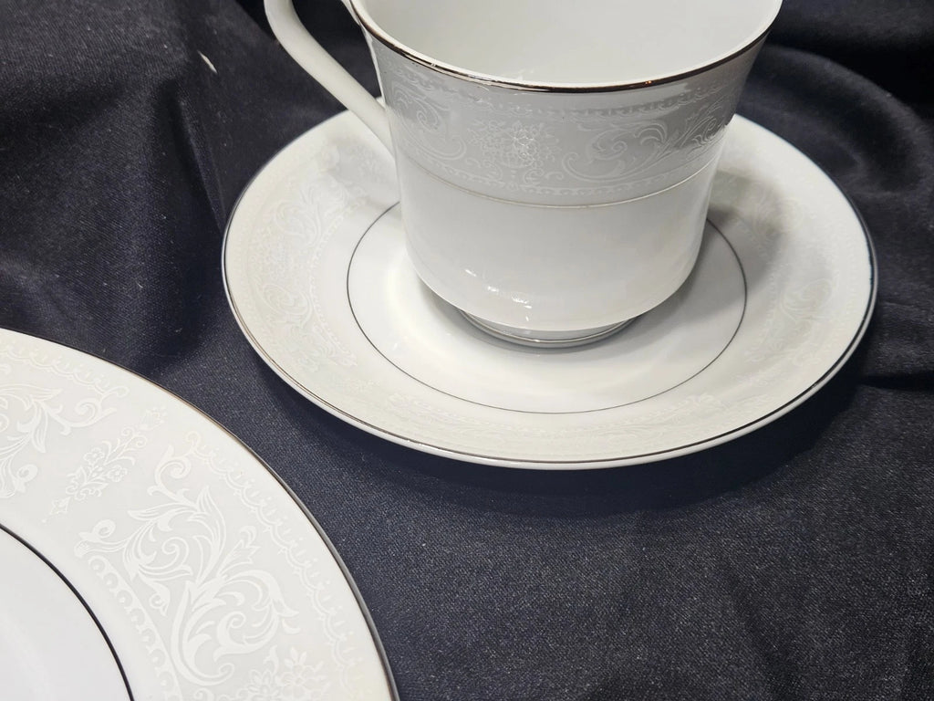 Happiness Vintage Dinnerware 5 Place Settings 20 Pc Original Boxes Platinum Trim