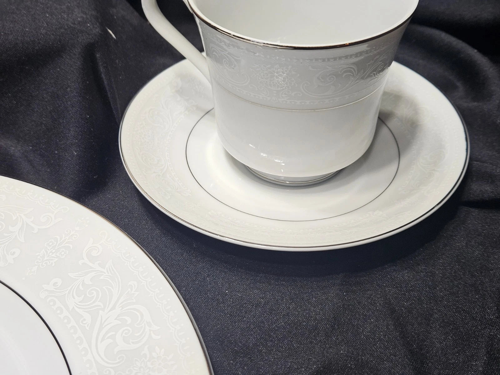 Happiness Vintage Dinnerware 5 Place Settings 20 Pc Original Boxes Platinum Trim