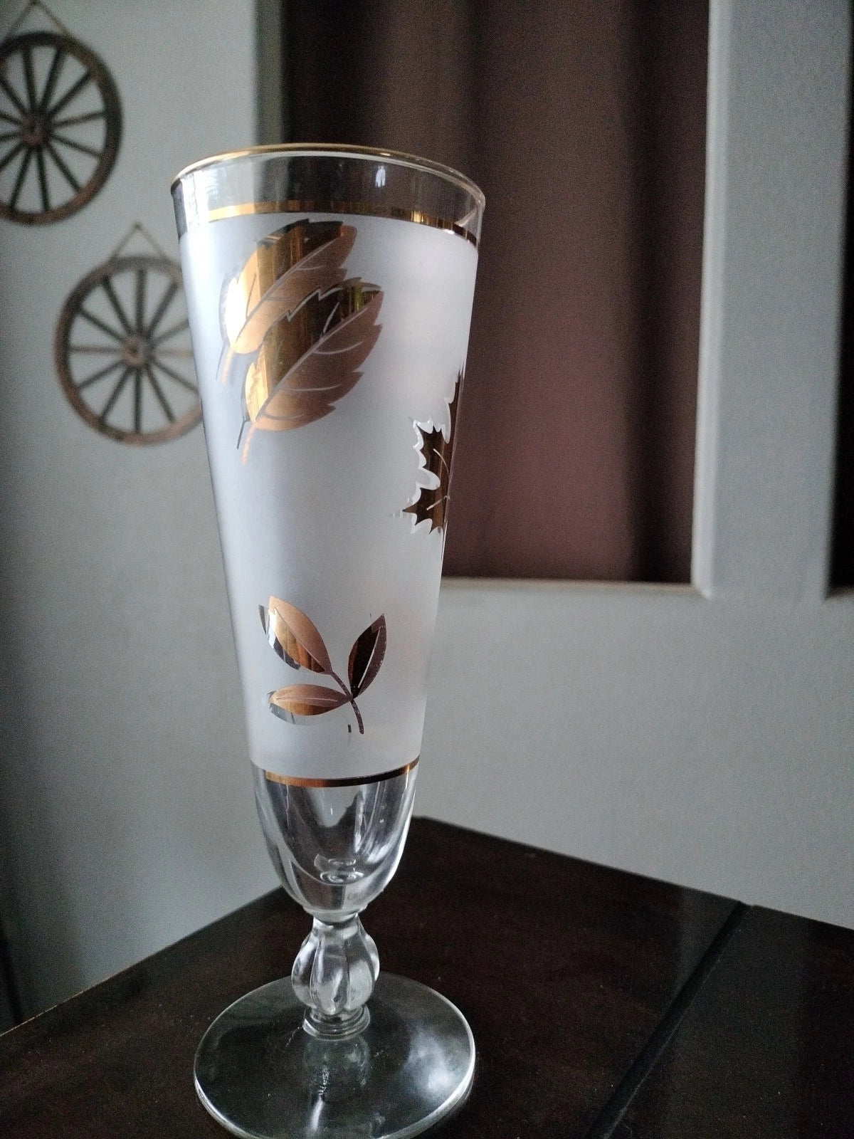 Happiness Vintage Glasses – Set of 8 Retro-Inspired