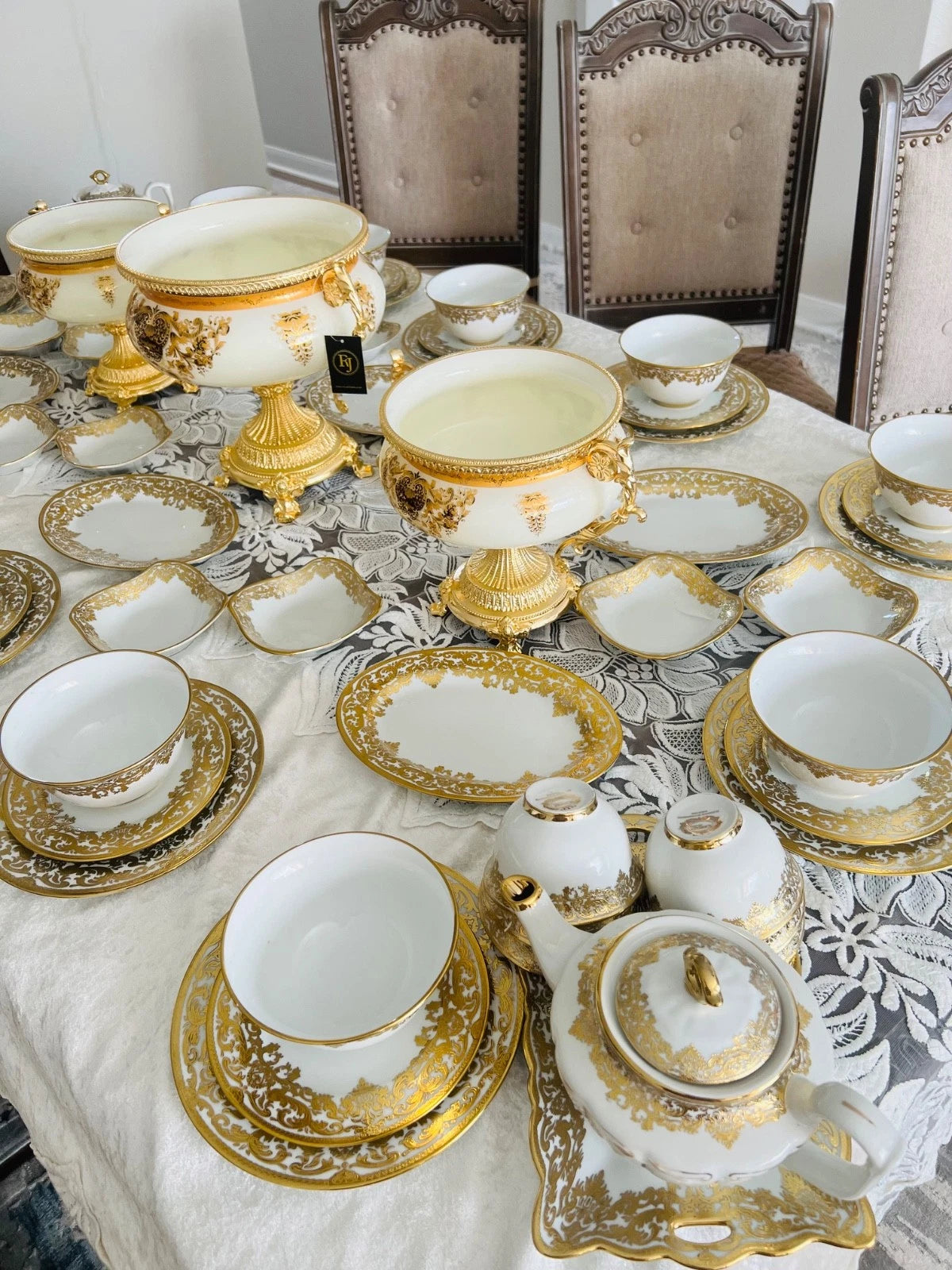 Happiness Porcelain Gold Plated Dinnerware Set – 70 Pieces
