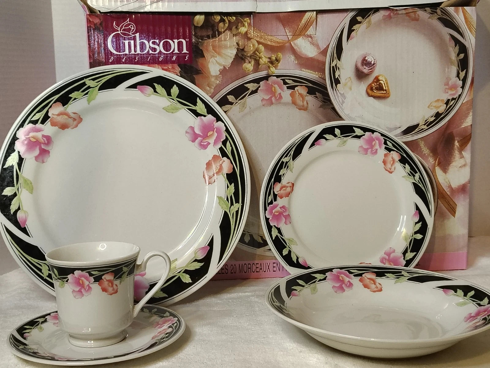 Happiness Black Satin 20-Piece Dinnerware Set