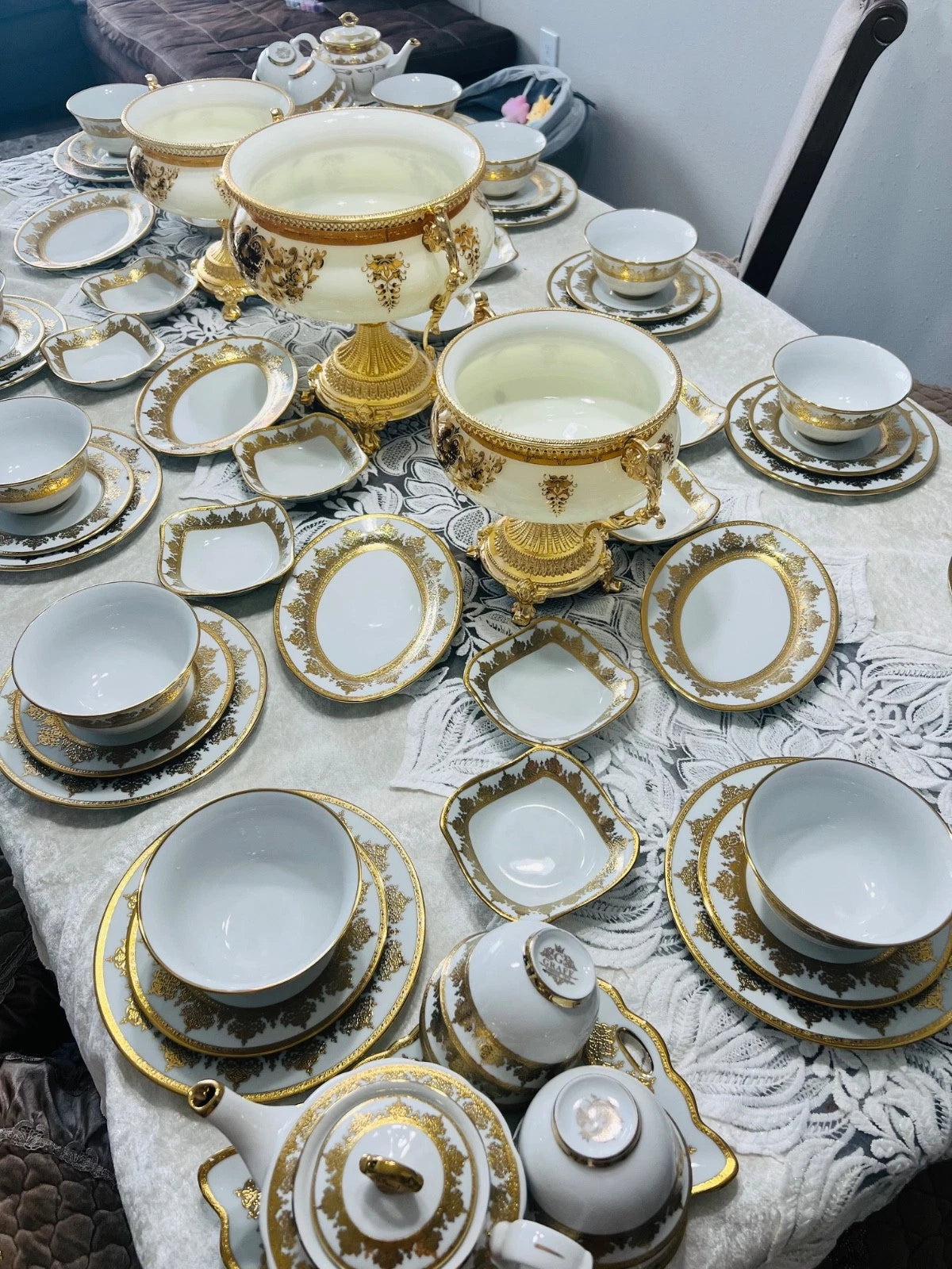 Happiness Porcelain Gold Plated Dinnerware Set – 70 Pieces