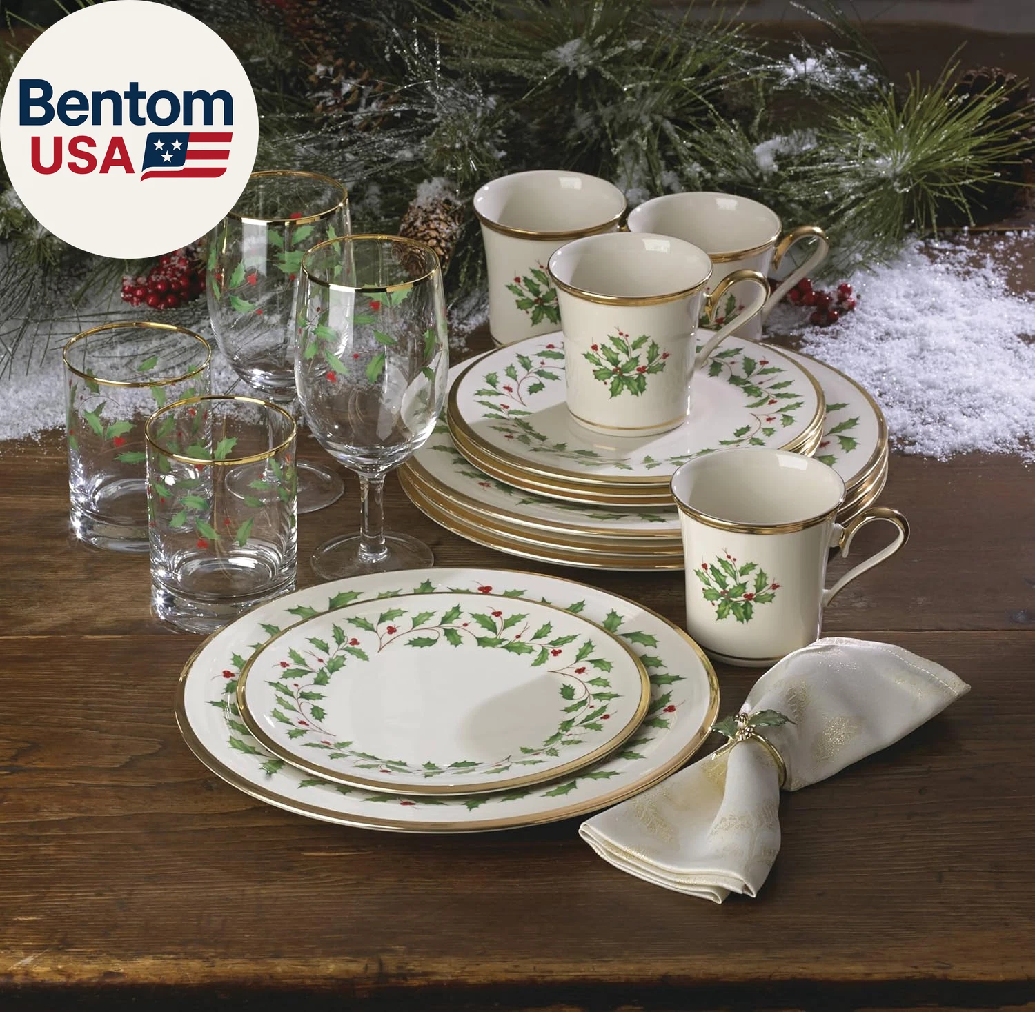 Happiness Holiday Dinnerware Dinner Plates – Set of 4, Red & Green Christmas Design