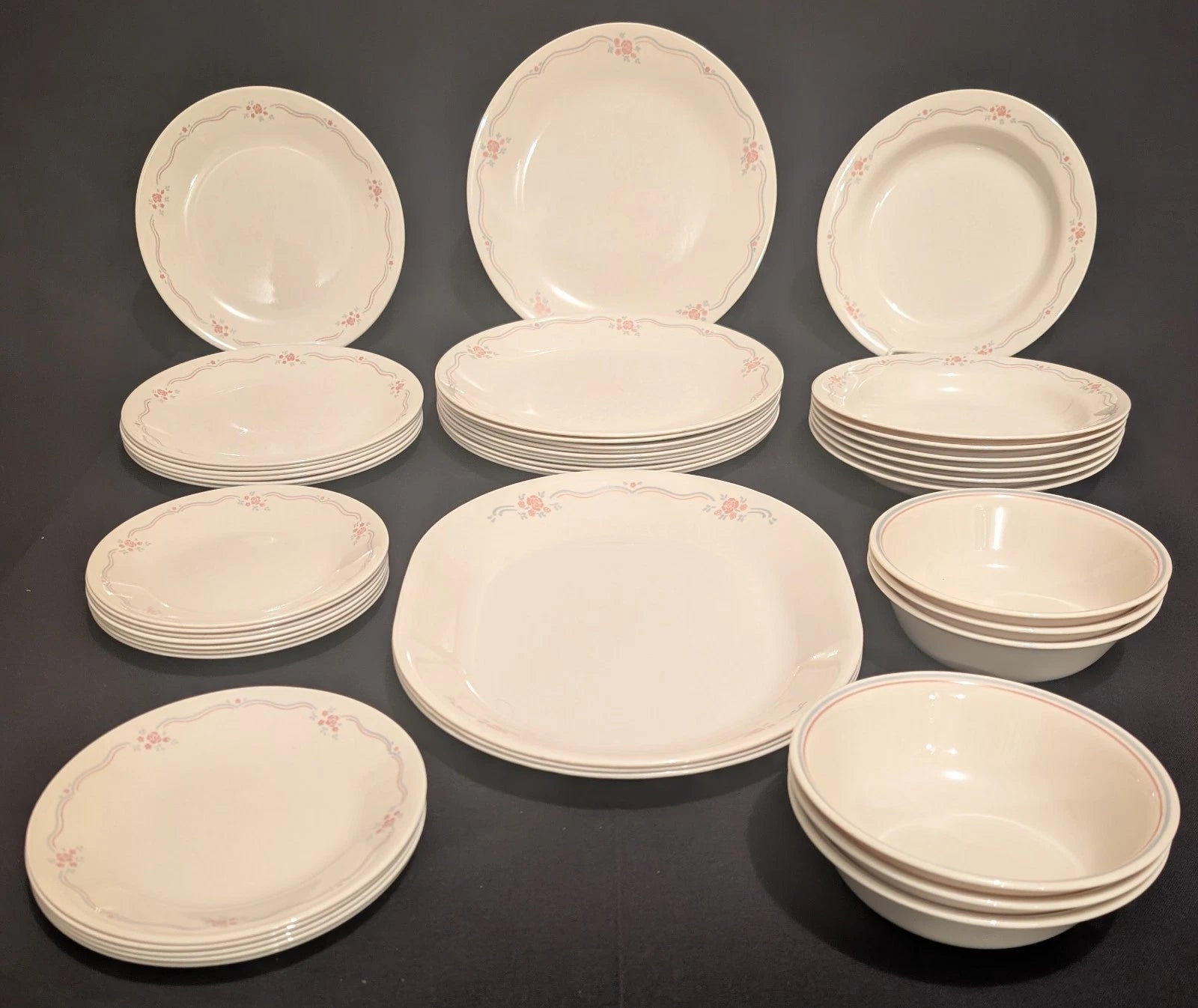 Happiness English Breakfast 46-Piece Durable Dinnerware Set