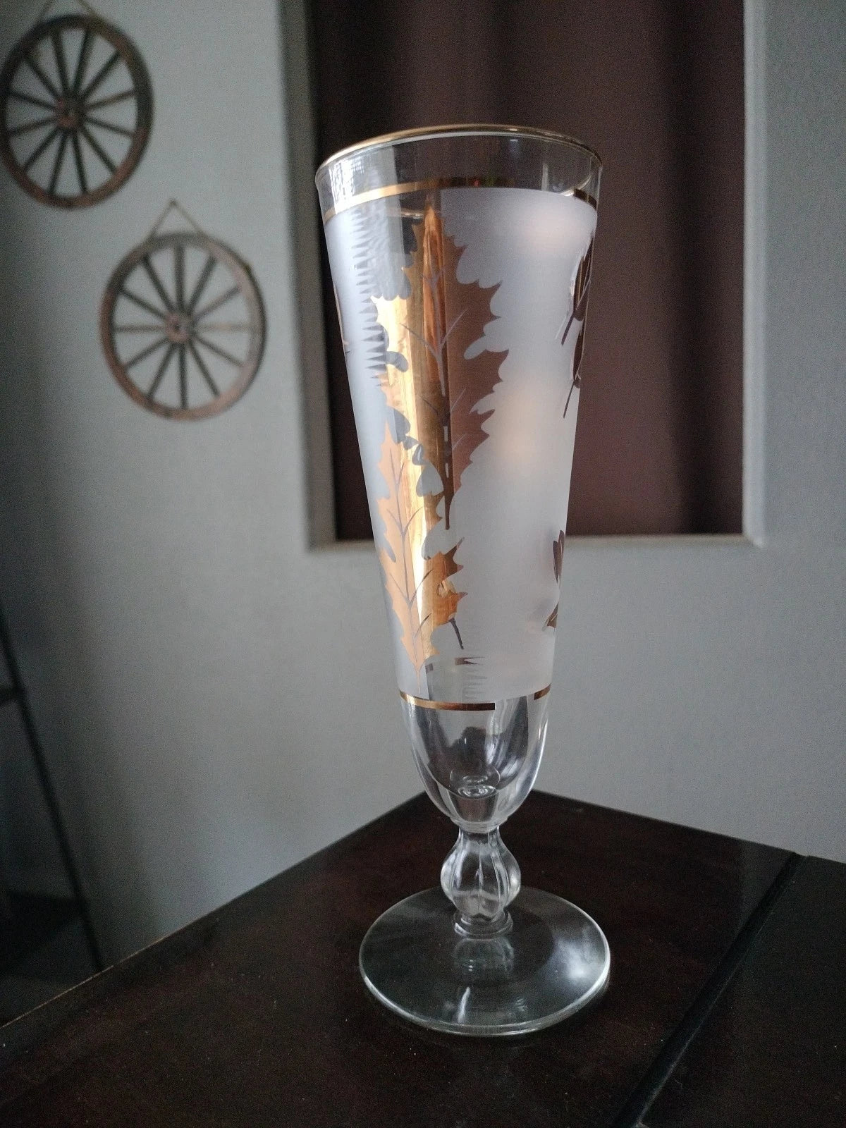 Happiness Vintage Glasses – Set of 8 Retro-Inspired